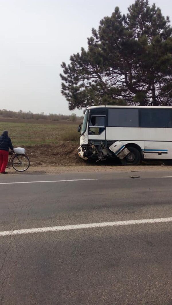Accident groaznic la Anenii Noi: Morţi şi maşină transformată în morman de fiare - Foto - Sputnik Moldova