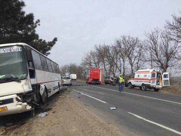 Accident groaznic la Anenii Noi: Morţi şi maşină transformată în morman de fiare - Foto Accident groaznic la Anenii Noi: Morţi şi maşină transformată în morman de fiare - Foto - Sputnik Moldova