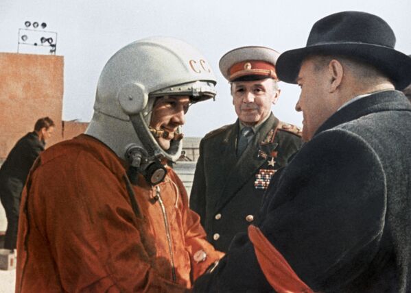 Напутствия Сергея Королева летчику-космонавту Юрию Гагарину перед стартом - Sputnik Молдова