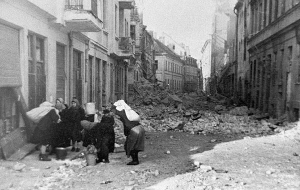 Район cтарого города Риги после ухода фашистов, 1944 год - Sputnik Молдова
