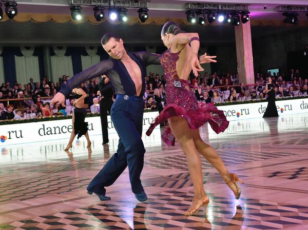 Dorin Frecăuțanu și Marina Sergheeva: Pe dansatori greutățile îi fac fericiți - Sputnik Moldova
