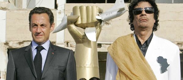 Nicolas Sarkozy și Moammar Gadhafi - Sputnik Moldova-România