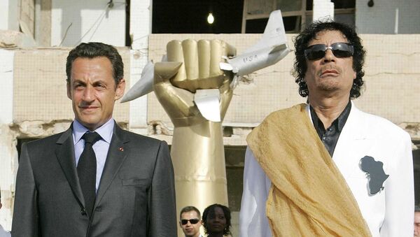 Nicolas Sarkozy și Moammar Gadhafi - Sputnik Moldova-România