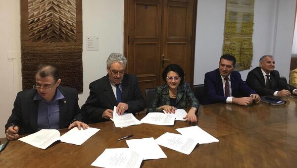 Semnarea contractului între MEN și sindicate - Sputnik Moldova-România