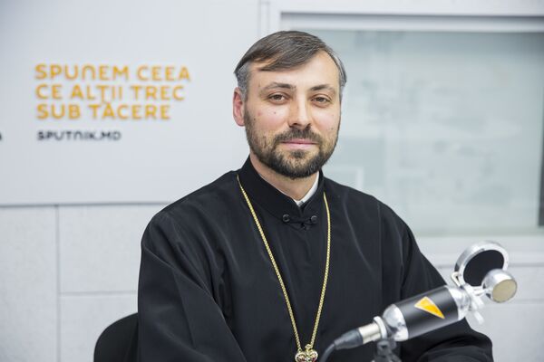 Viaţa fără televizor: Un preot ortodox spune cum a scăpat de dependență Viaţa fără televizor: Un preot ortodox spune cum a scăpat de dependență - Sputnik Moldova
