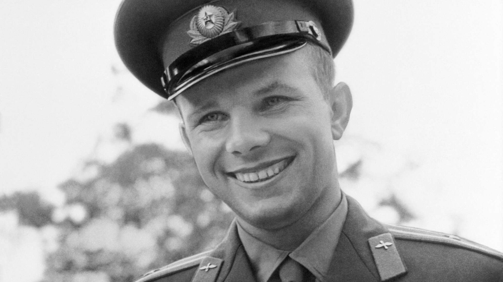 Гагарин дата рождения. Юрия Алексеевича Гагарина. Гагарин космонавт.