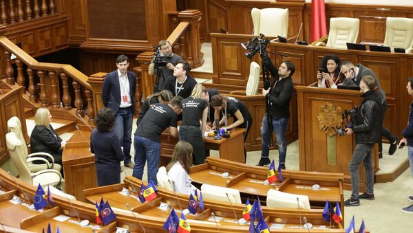 Parlamentul a organizat jocul intelectual pentru tineri ”Cunoaște-ți Parlamentul”, ediția a II-a - Sputnik Moldova