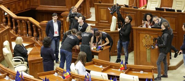 Parlamentul a organizat jocul intelectual pentru tineri ”Cunoaște-ți Parlamentul”, ediția a II-a - Sputnik Moldova