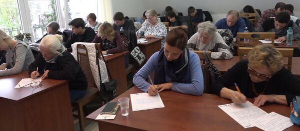 Кишиневцы пришли проверить свои знания русского языка - Sputnik Молдова