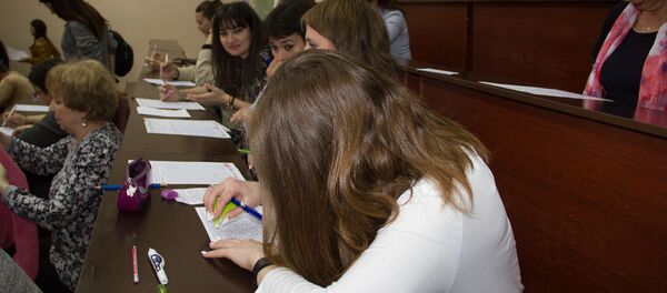 Тотальный диктант в Тирасполе - Sputnik Молдова