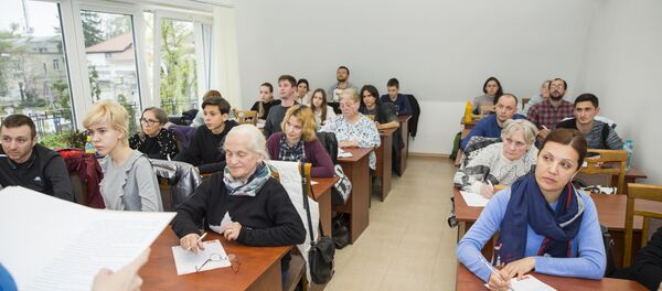 Акция Тотальный диктант в Молдове. Акция Тотальный диктант в Молдове. - Sputnik Молдова