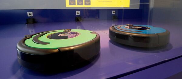 Робот-пылесосы на выставке в Париже Робот-пылесосы на выставке в Париже - Sputnik Молдова