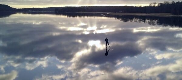 Шведский фотограф на коньках записал удивительные звуки льда Шведский фотограф на коньках записал удивительные звуки льда - Sputnik Молдова