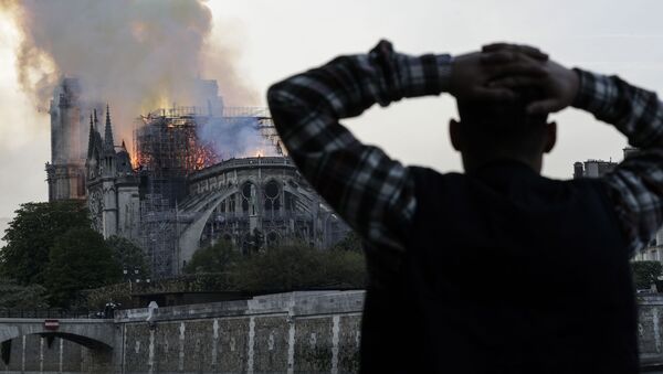 Пожар в соборе Нотр-Дам-де-Пари в Приже, Франция - Sputnik Moldova-România