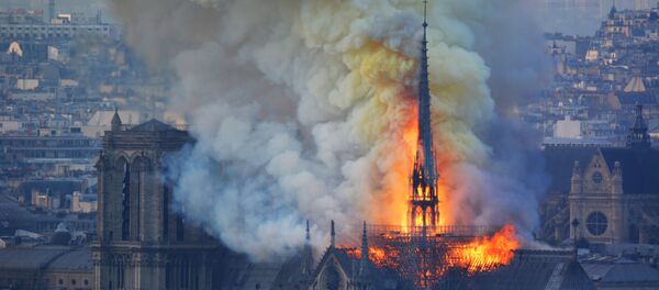 Incendiu imens la Catedrala Notre-Dame din Paris - Sputnik Moldova