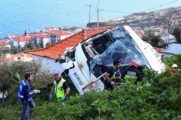 Tragedie imensă în Portugalia: 28 de oameni au murit în urma unui teribil accident - Video Tragedie imensă în Portugalia: 28 de oameni au murit în urma unui teribil accident - Video - Sputnik Moldova
