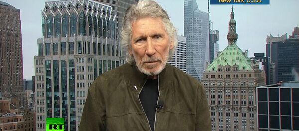 Арест Ассанжа заставил солиста Pink Floyd стыдиться быть англичанином - Sputnik Молдова