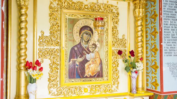 Icoane Maicii Domnului cu pruncul Iisus în brațe - Sputnik Moldova