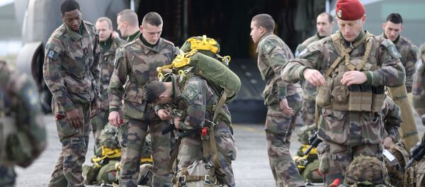 Militari francezi Militari francezi - Sputnik Moldova-România
