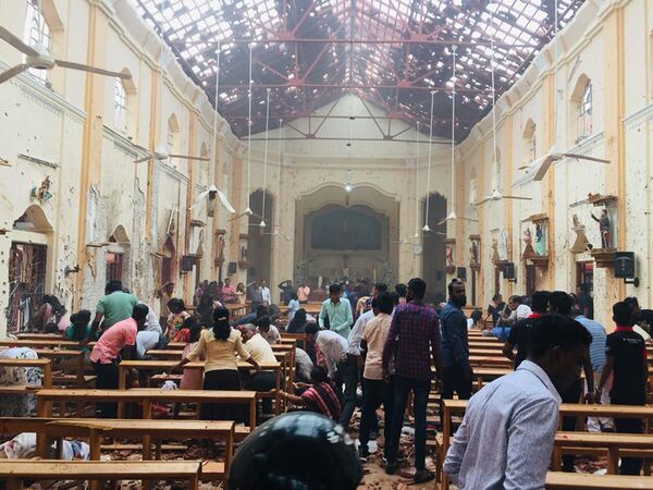 Atac terorist: Imagini cu interiorul bisericii din Sri Lanka devastate de explozie - VIDEO Atac terorist: Imagini cu interiorul bisericii din Sri Lanka devastate de explozie - VIDEO - Sputnik Moldova-România