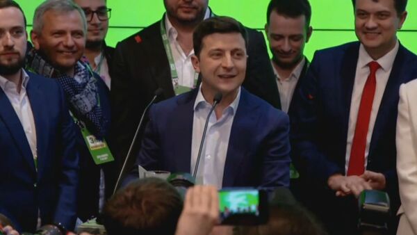 Мы сделали это вместе!: Зеленский одержал победу на выборах - Sputnik Молдова