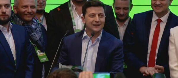 Мы сделали это вместе!: Зеленский одержал победу на выборах - Sputnik Молдова