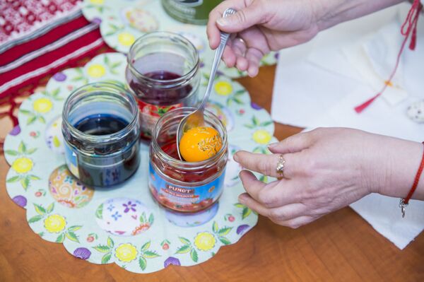 Как красить яйца на Пасху: три самых интересных и простых способа - Sputnik Молдова