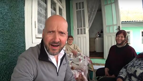 Vloggerul britanic bald and bankrupt - Sputnik Moldova-România