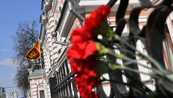 Цветы у посольства Шри-Ланки в Москве - Sputnik Moldova-România