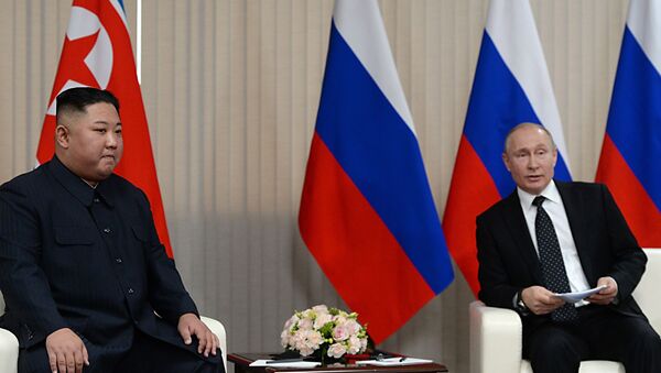 Президент РФ В. Путин встретился с лидером КНДР Ким Чен Ыном - Sputnik Moldova-România