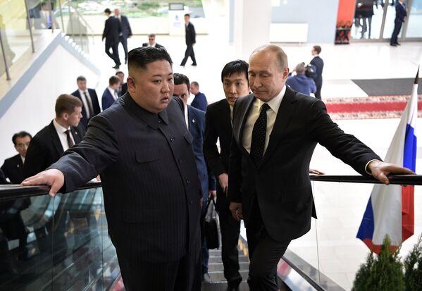Liderul Coreei de Nord, Kim Jong-un, și președintele Federației Ruse, Vladimir Putin, Vladivostok, Rusia - Sputnik Moldova-România