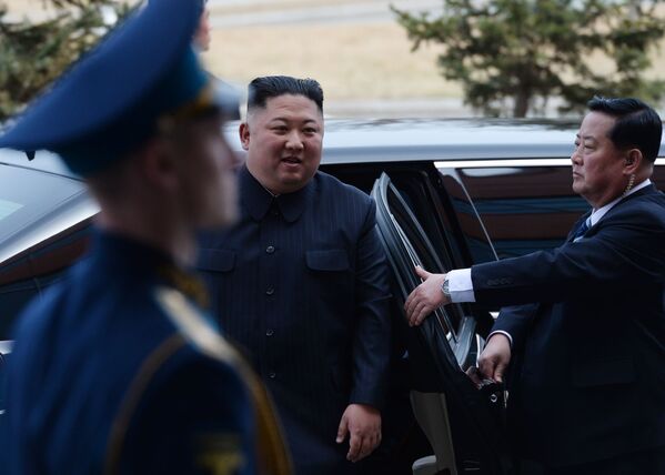 Лидер КНДР Ким Чен Ын в кампусе ДВФУ во Владивостоке - Sputnik Молдова