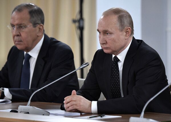 Президент России Владимир Путин во время российско-корейских переговоров в широком составе  - Sputnik Молдова