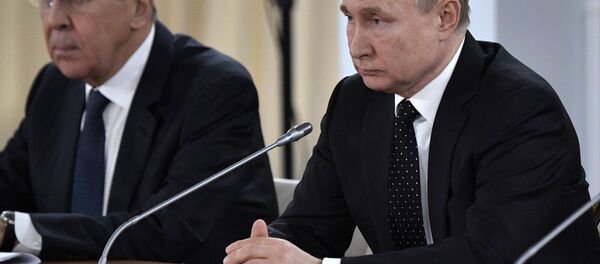 Президент России Владимир Путин во время российско-корейских переговоров в широком составе  - Sputnik Moldova-România