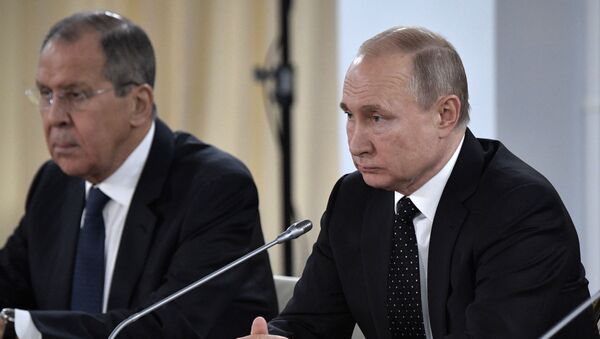 Президент России Владимир Путин во время российско-корейских переговоров в широком составе  - Sputnik Moldova-România
