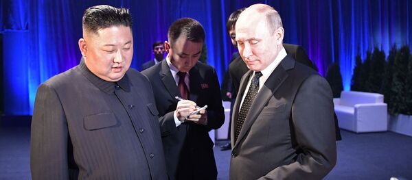 Vladimir Putin și Kim Jong Un - Sputnik Moldova