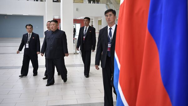 Liderul Coreei de Nord, Kim Jong-un, în campusul universitar de  pe insula Russki, 25 aprilie 2019 - Sputnik Moldova