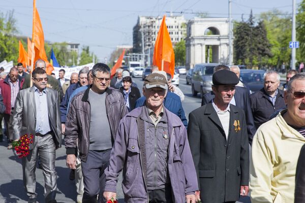 Oameni la Marșul Memoriei: Comemorarea la Chișinău a victimelor catastrofei de la Cernobîl - Sputnik Moldova