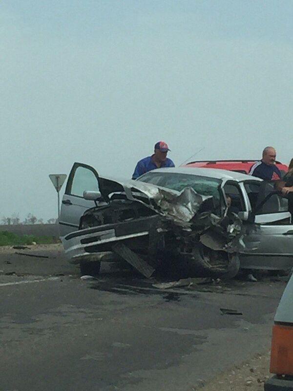 Ужасное ДТП вблизи Дрокии: лобовое столкновение двух автомобилей - фото - Sputnik Молдова