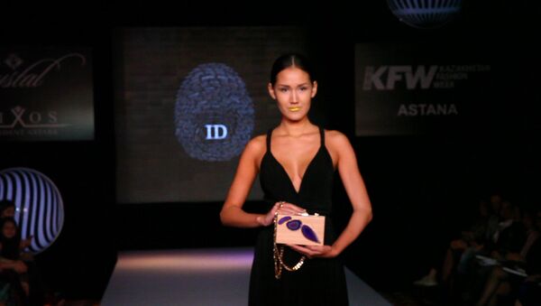 Молодой дизайнер представила свою первую коллекцию на Kazakhstan Fashion Week - Sputnik Молдова