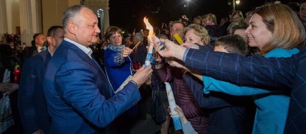 Президент Игорь Додон поздравил жителей Молдовы со светлым праздником Пасхи Президент Игорь Додон поздравил жителей Молдовы со светлым праздником Пасхи - Sputnik Молдова