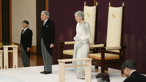 Император Японии Акихито и императрица Мичико во время церемонии отречения в Императорском дворце в Токио. 30 апреля 2019  - Sputnik Молдова