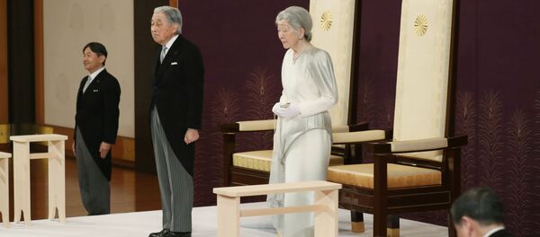 Император Японии Акихито и императрица Мичико во время церемонии отречения в Императорском дворце в Токио. 30 апреля 2019 Император Японии Акихито и императрица Мичико во время церемонии отречения в Императорском дворце в Токио. 30 апреля 2019 - Sputnik Молдова