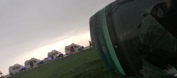 Autobuz răsturnat - Imagine simbol - Sputnik Moldova