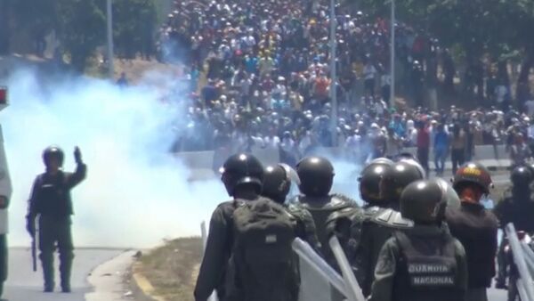 Демонстрации венесуэльцев после попытки госпереворота - Sputnik Молдова