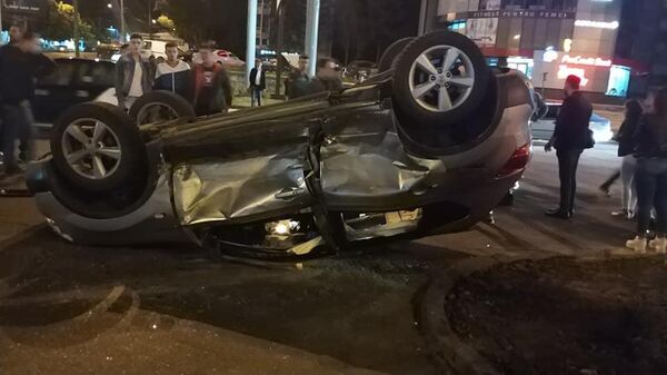Accident în Chișinău: imagini pentru cei cu nervii tari Accident în Chișinău: imagini pentru cei cu nervii tari - Sputnik Moldova