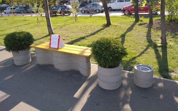 Кишинев, новые скамейки в парках - Sputnik Молдова