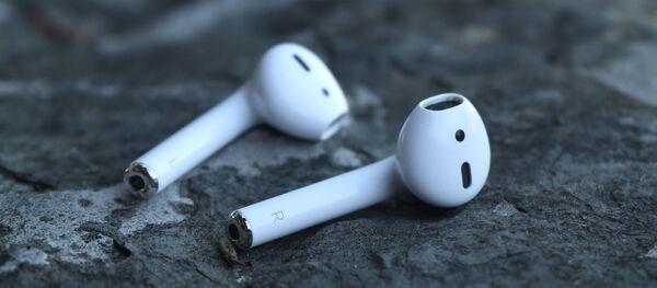 Наушники, архивное фото - Sputnik Молдова