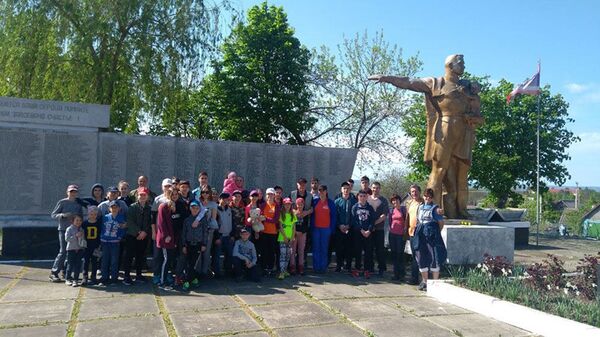 Молдавские школьники совершили поход по местам боевой славы - Sputnik Молдова