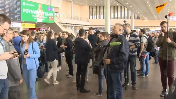 LIVE: Пресс-подход главы Минтранспорта в аэропорту Шереметьево - Sputnik Молдова